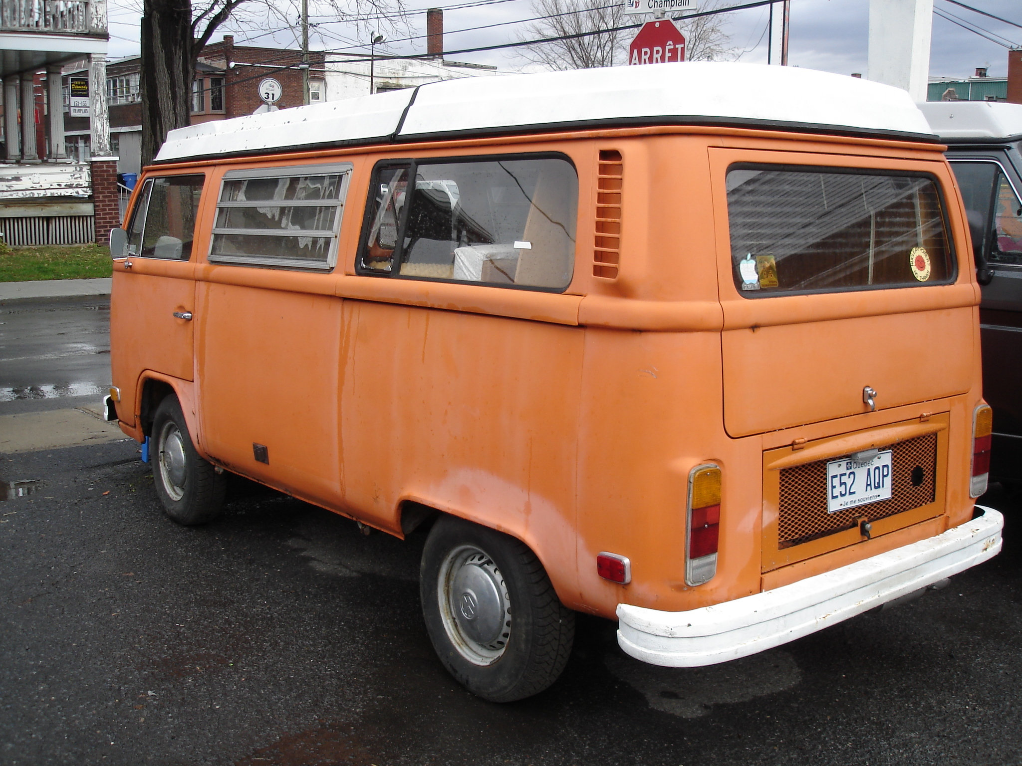 Volkswagen d'antan / VW of yester-year - St-Jean sur Richelieu, Québec. CANADA. 17 novembre 2010.