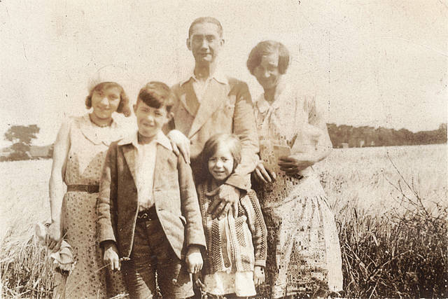 Pearl-Arthur-William - Hazel and Ann Gregory