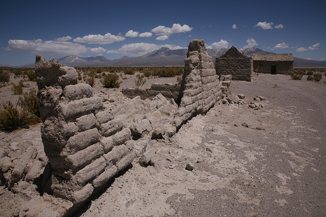 Semi-abandoned village south of Colchane