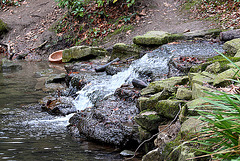 20110206 9590RAw [D~E] Wasserfall, Schloss Borbeck, Essen