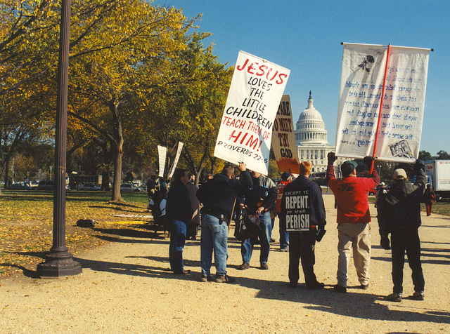 04.09a.Rally.GAMOW.WDC.2November2002