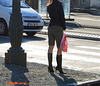 Lilette la pipelette / A street candid gift -  un cadeau de photo de la rue - - Queue de cheval et bottes à talons hauts / Ponytail with high-heeled boots