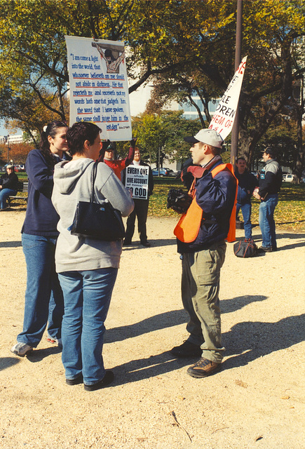 04.11.Rally.GAMOW.WDC.2November2002