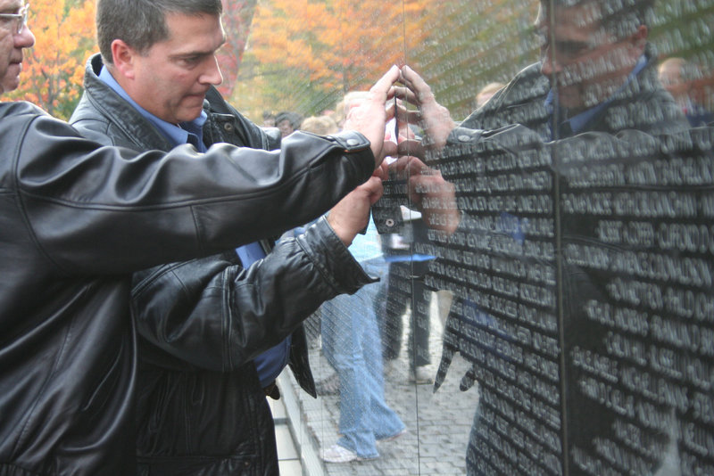 46.VietnamWarVeteransMemorial.WDC.14November2007