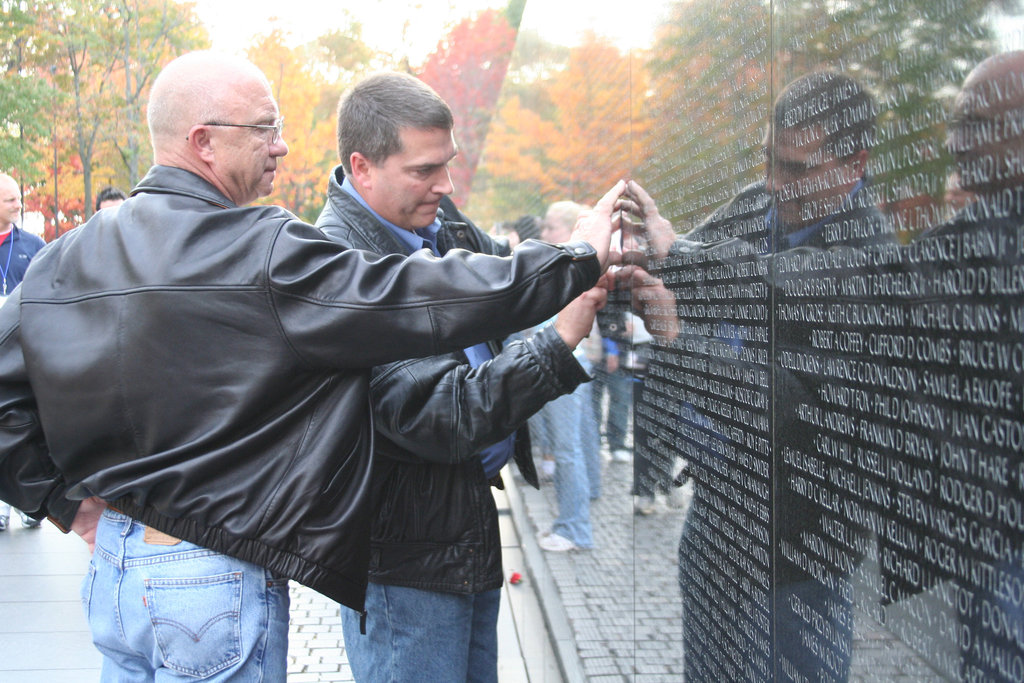 47.VietnamWarVeteransMemorial.WDC.14November2007