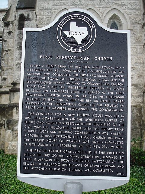 Vue religieuse / Religious eyesight - San Antonio, Texas. USA - 2 juillet 2010.