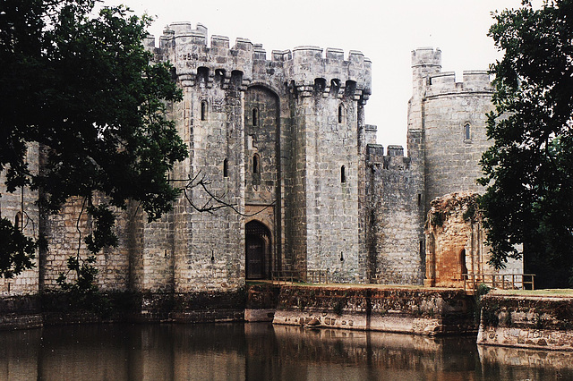 bodiam castle c.1385