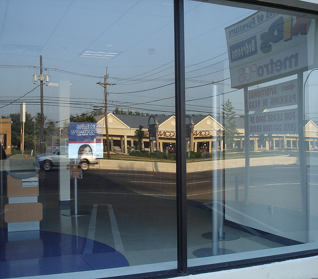 Reflet de ville / Downtown's reflection -  New- Brunswick, New-Jersey. USA - 21 juillet 2010