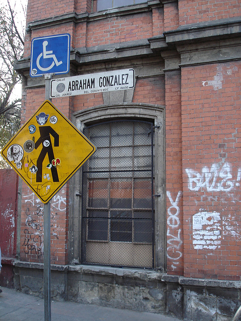 Calle Abraham Gonzalez.