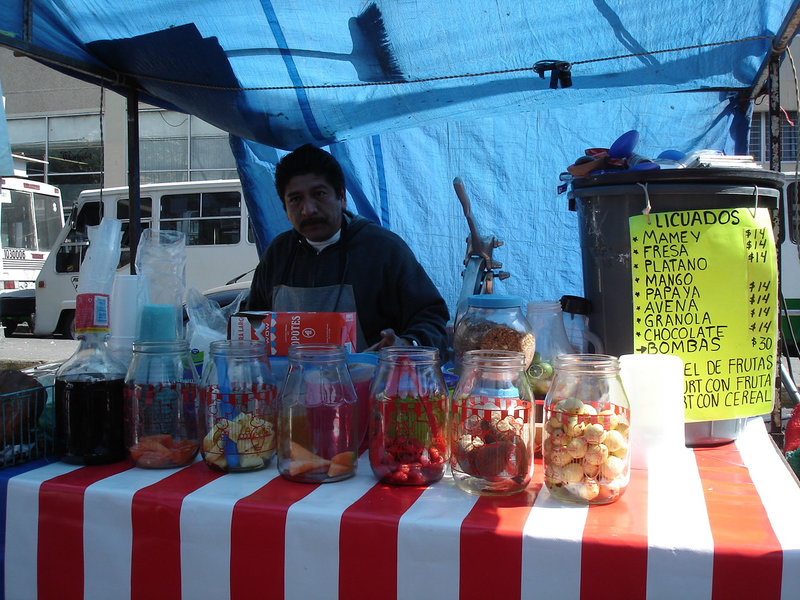 Faiseur de jus sympatique / Kind juice maker.