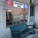 Goober's bar bench /  Banc Gooberien - Berlin, Maryland. USA - 18 juillet 2010