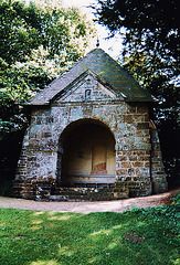 rousham 1720 pyramid house by kent