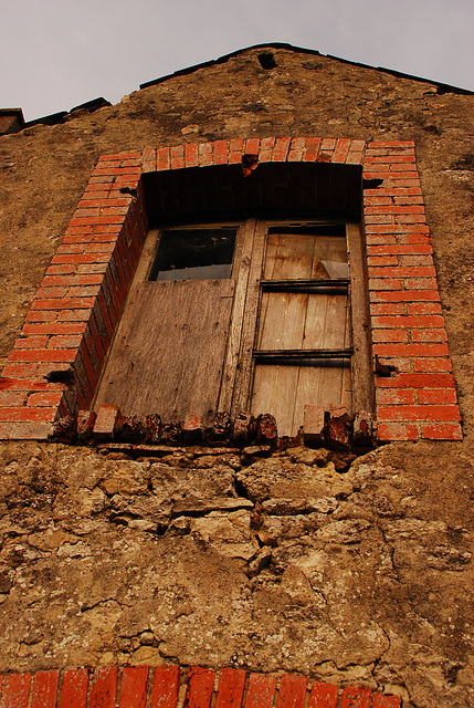 Bâtiment en ruine faute de soins palliatifs