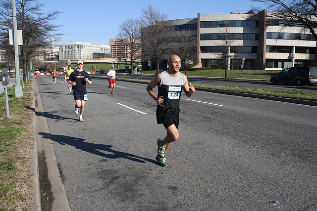 42.5thNationalMarathon.MaineAvenue.SW.WDC.20March2010