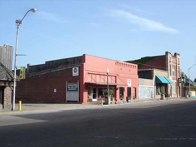 Parking on bayou / Stationnement sur le bayou / Bayou / Indianola, Mississippi. USA - 9 Juillet 2010