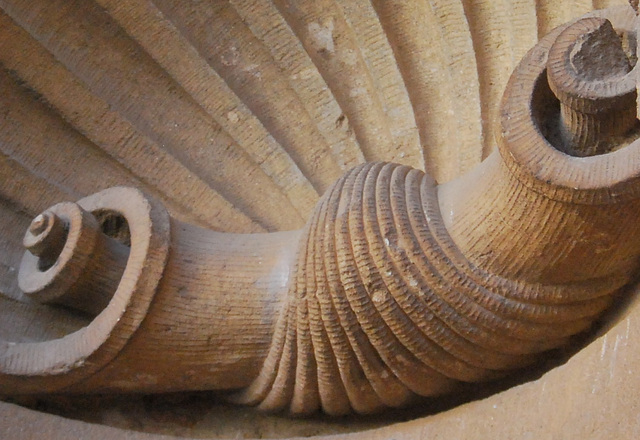 Detalle de una hornacina del Palacio de Carlos V en Granada.