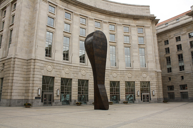 16.BearingWitness.MartinPuryear.FederalTrianglePlaza.WDC.9November2009