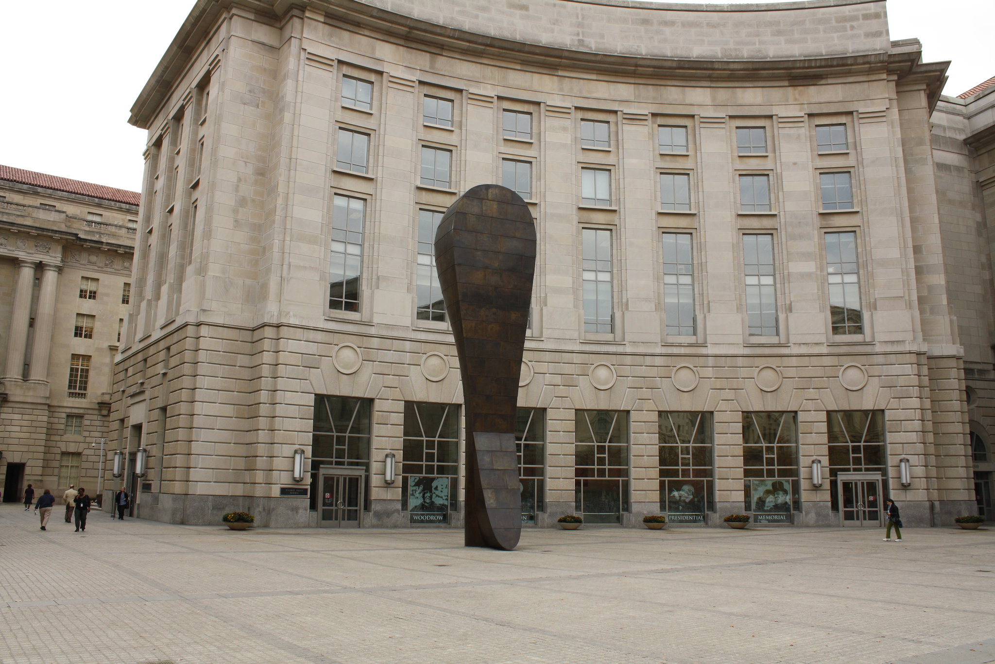 17.BearingWitness.MartinPuryear.FederalTrianglePlaza.WDC.9November2009