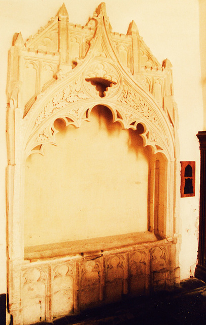 childrey c.1400 easter sepulchre