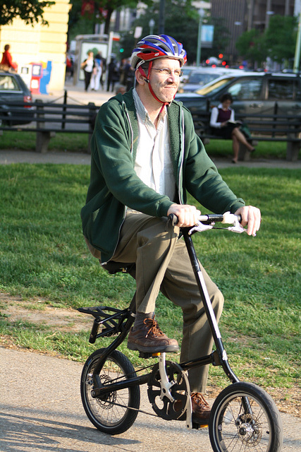 24.DupontCircle.WDC.15April2010