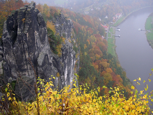 Blick von der Bastei auf Rathen -