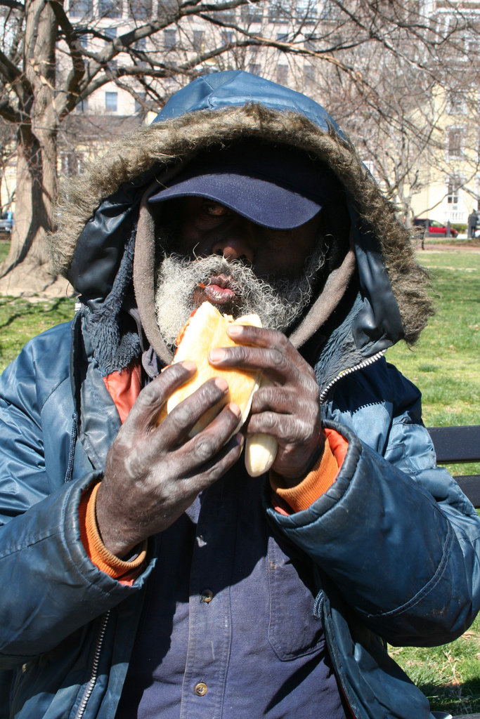 03.HomelessMan.LafayettePark.WDC.19March2006