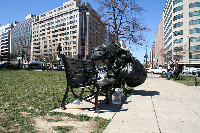 02.StreetLife.FarragutSquarePark.NW.WDC.19March2006