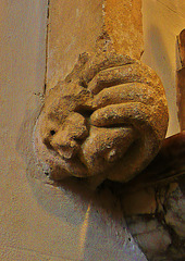 lewknor c14 stone hands as corbels