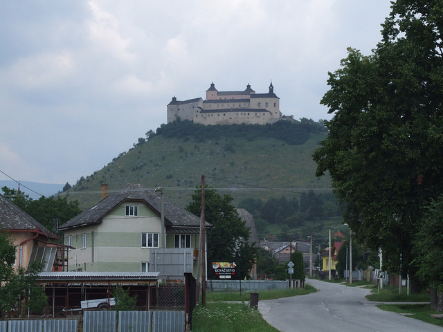 Fortikaĵo supre de vilaĝo-Krasna Horka