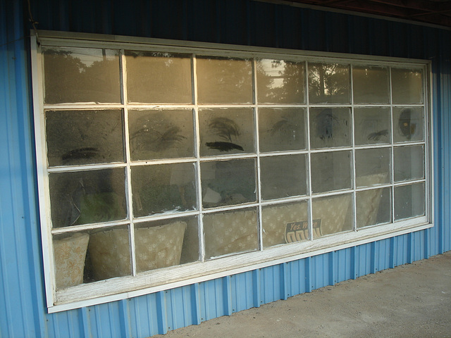 Fenêtre accueillante / Welcoming window - Jewett, Texas. USA - 6 juillet 2010.