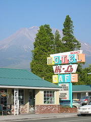 Hi-Lo Motel