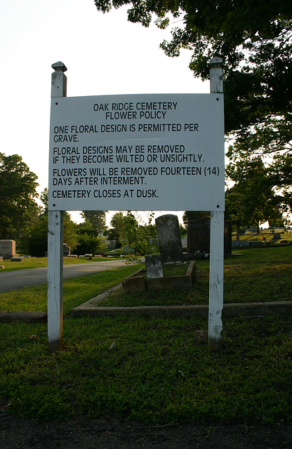 04.OakRidgeCemetery.SouthBostonVA.16June2006