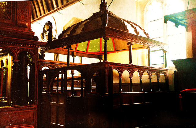 rycote chapel 1628 royal pews