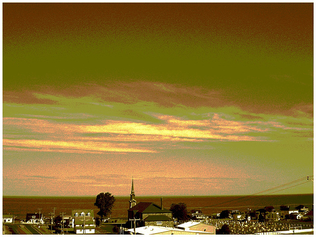 La Gaspésie !!   Gaspesia !!  Vue sur le fleuve du Motel Mont-Joli / Ste-Flavie, Québec. CANADA . 23 juillet 2005 - Sepia postérisé.