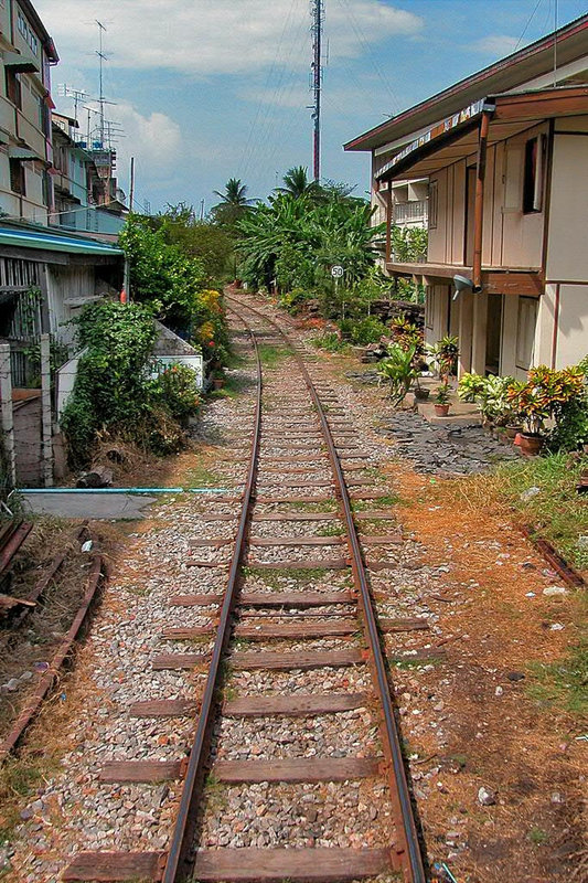 Arrival of the urban area of Maeklong