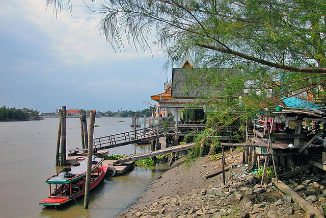 Maekhlong town at the Maenam Mae Khlong river