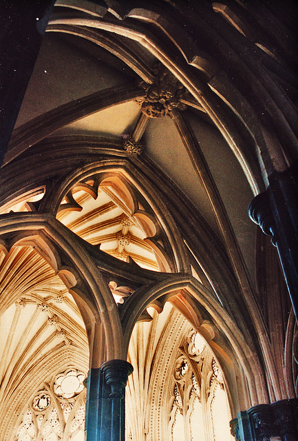 wells 1286 chapter house vestibule