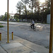 Texan Cowboy on his bike /  Cowboy cycliste - Jewett, Texas. USA / 6 juillet 2010 - Photo originale