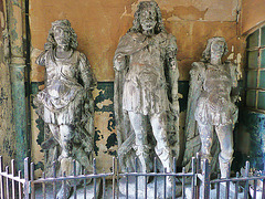 st.dunstan in the west, 1586 statues