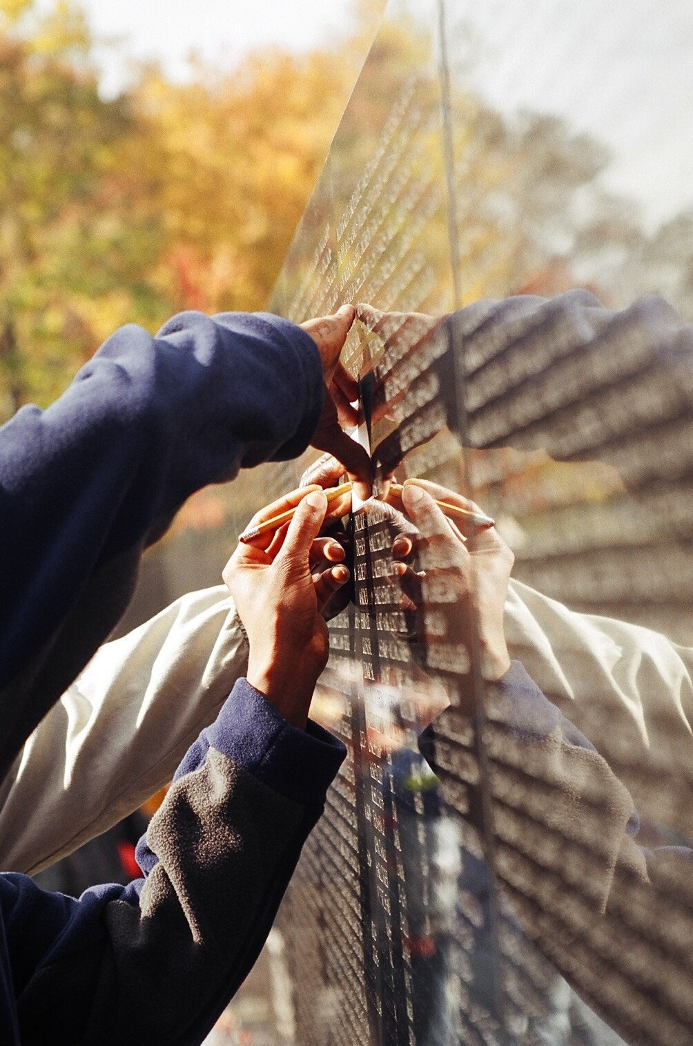 05.10.VeteransDay.VietnamVeteransMemorial.WDC.9November2002