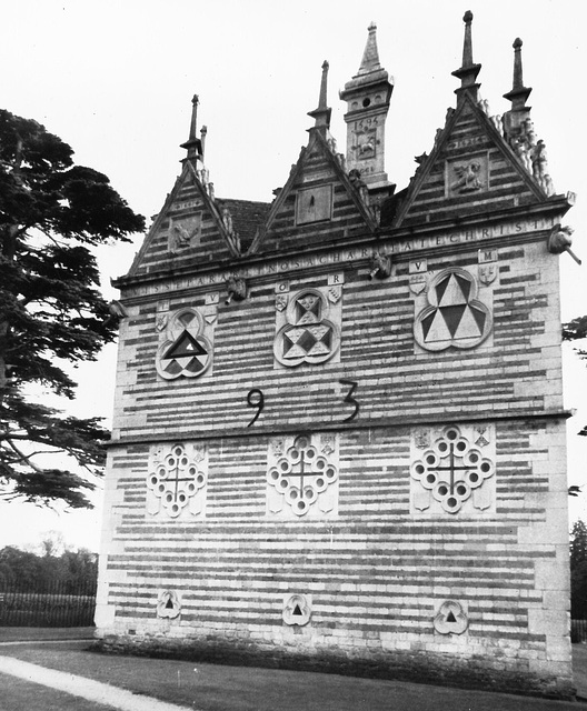 rushton triangular lodge 1593