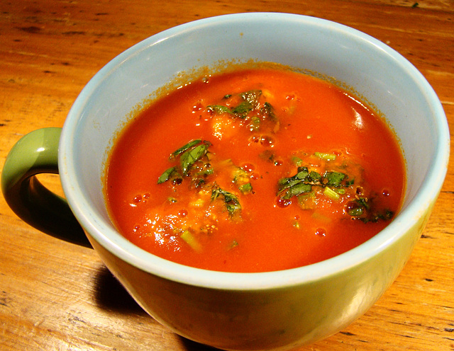 Tomatensoep met geitenkaasballetjes