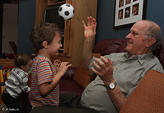 Les petits et grands enfants s'amusent...
