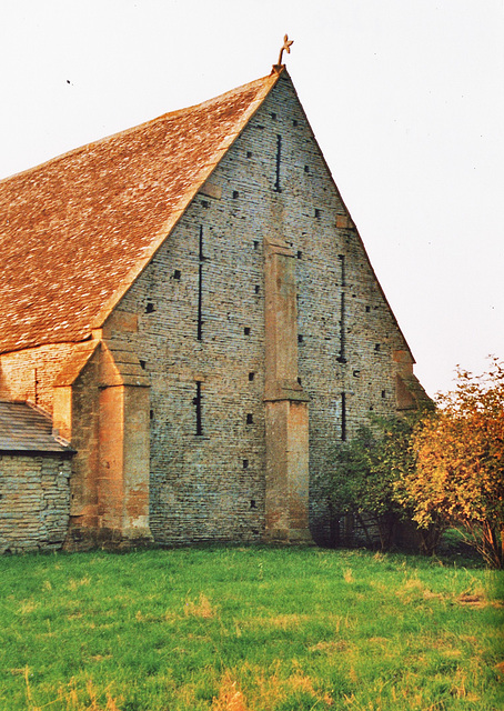 middle littleton tithe barn 1260