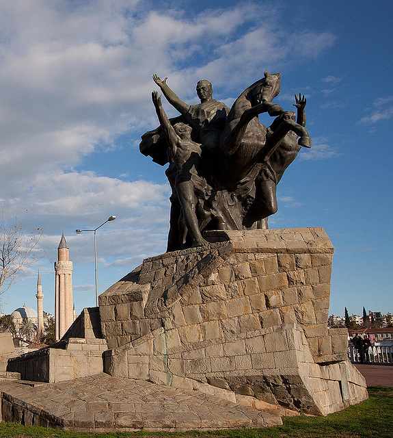 20110228 0036RWfw Antalya Atatürk-Denkmal Kopie