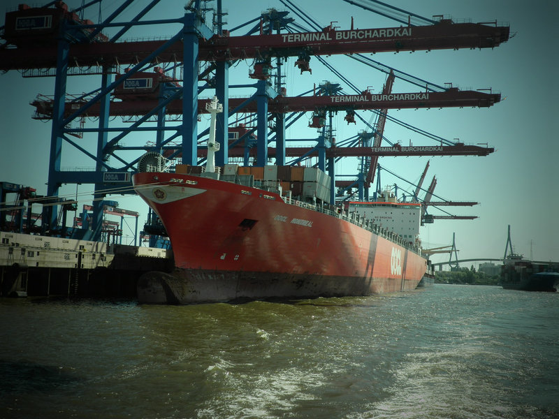 Containerschiff  OOCL "MONTREAL"