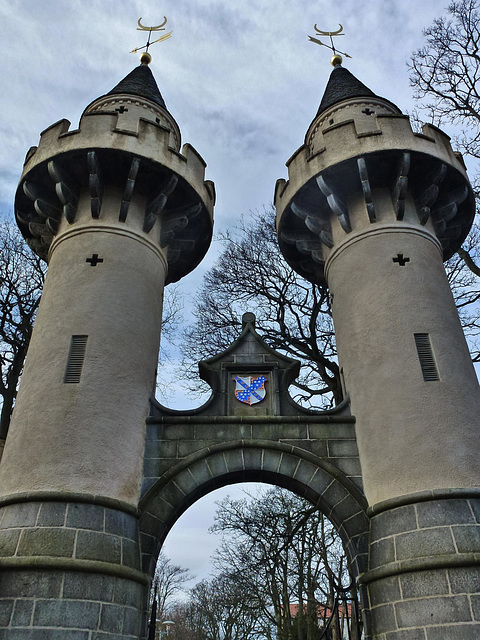 powis gates, college bounds, aberdeen, scotland