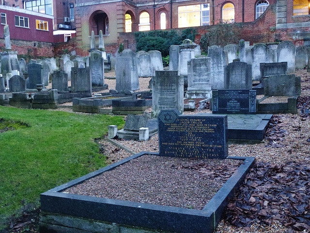 synagogue and jewish graveyard rochester, kent ,hidden away behind the 1865-9 synagogue is this small packed jewish cemetery, full of c19 and c20 graves . beyond is the hospital of st.bartholemew.