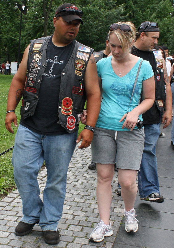 82a.VietnamVeteransMemorial.WDC.29May2010