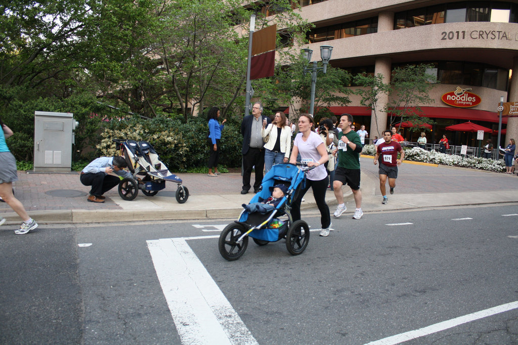 103.TheRace.5KRun.CrystalDrive.ArlingtonVA.23April2010